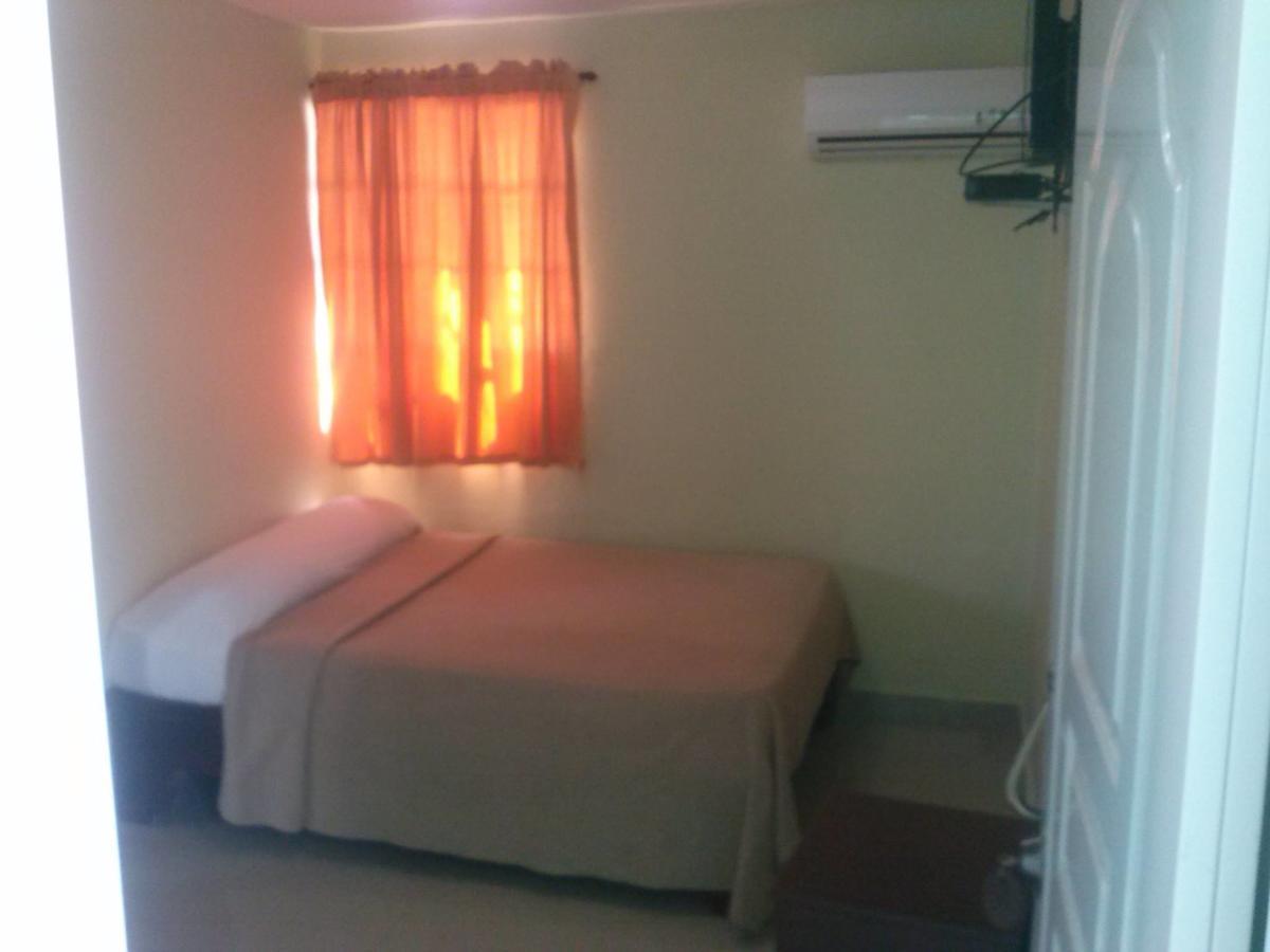 Hotel Cacique Barahona エクステリア 写真